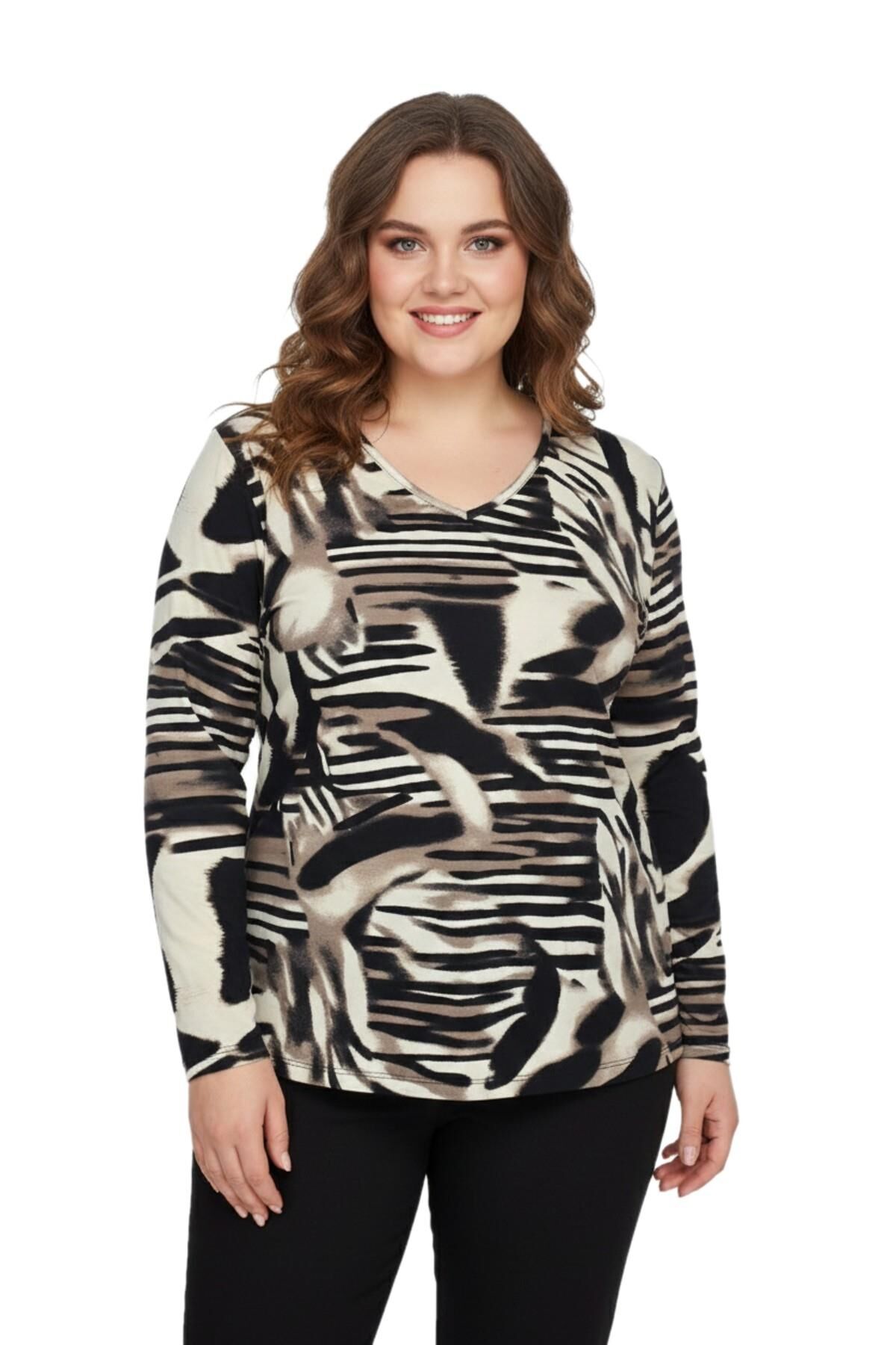 Kadın V Yaka Modelli Baskılı Bluz BGL-ST05108 SİYAH - 3XL