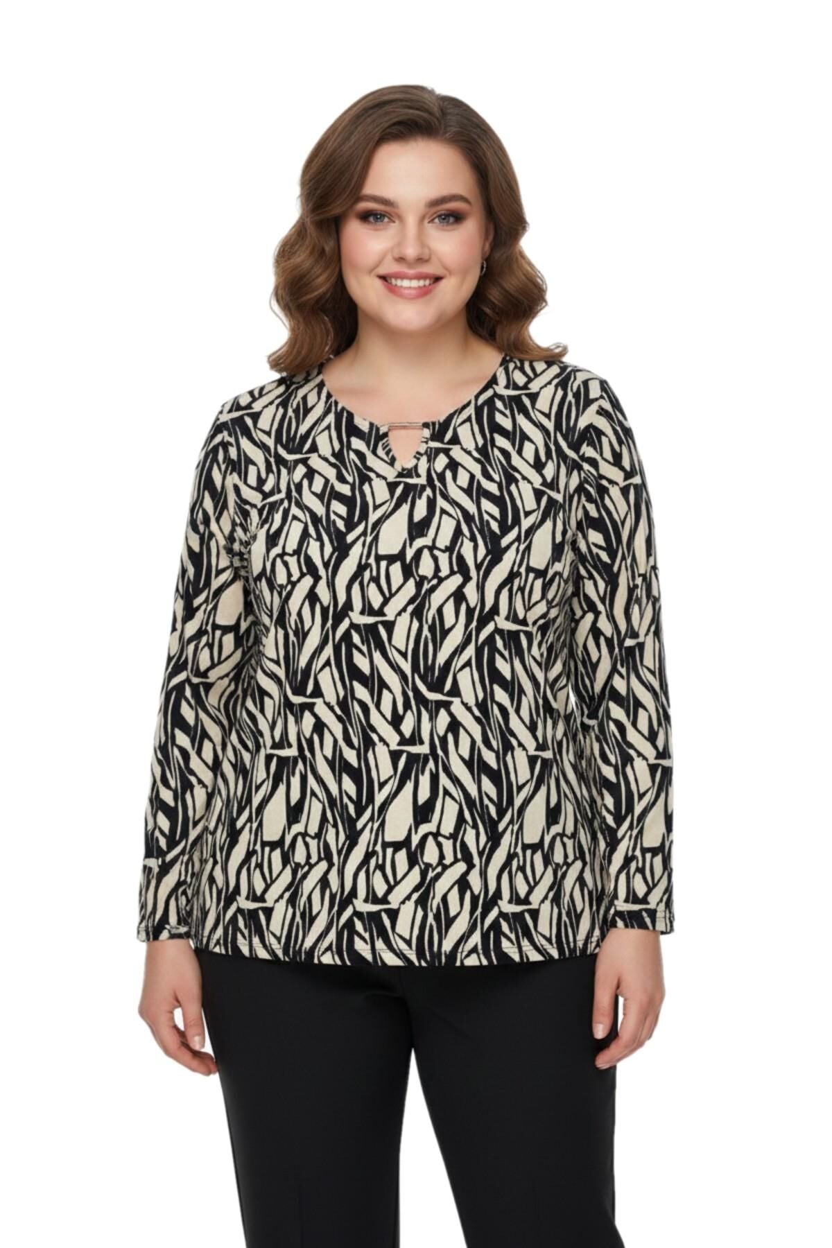 Kadın V Yaka Modelli Baskılı Bluz BGL-ST05102