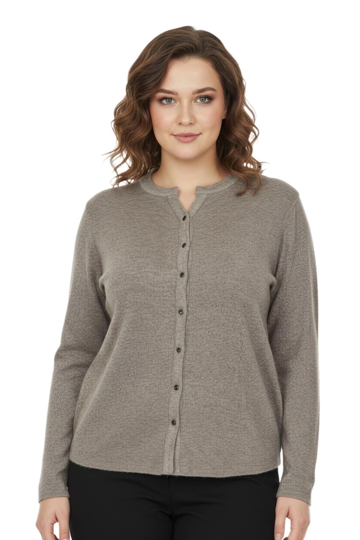 Kadın Yumoş Düğmeli Modelli Bluz BGL-ST05136