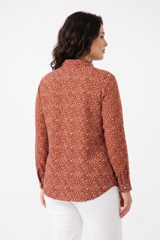 Kadın Yaka Modelli Çiçekli Bluz BGL-ST05590