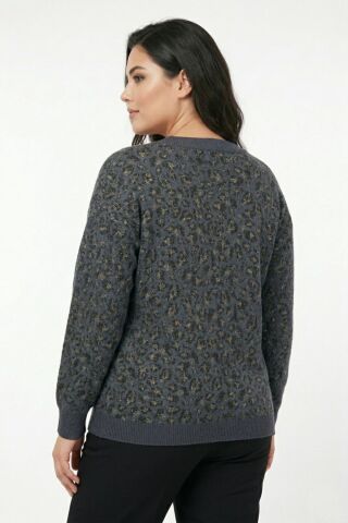 Kadın V Yaka Leopar Desen Sakallı Triko Kazak BGL-ST05079 FÜME - M/L